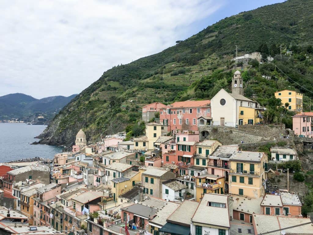 5 patarimai žygiams Cinque Terre |  Žygis Sentiero Azzurro (Mėlynasis kelias) per Vernazza, Italija
