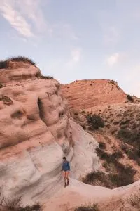 Hiking Red Rock Canyon Trail in Whiting Ranch Wilderness Park | Hike through Whiting Ranch Wilderness Park to find this unique red sandstone canyon that's right here in Southern California | Beautiful hikes in Orange County