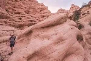 Hiking Red Rock Canyon Trail in Whiting Ranch Wilderness Park | Hike through Whiting Ranch Wilderness Park to find this unique red sandstone canyon that's right here in Southern California | Beautiful hikes in Orange County