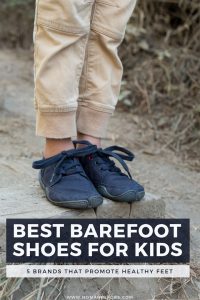 The thin, flexible soles and wide toe-box of barefoot shoes allow a child's foot to develop naturally. Learn more about the best barefoot shoes for kids! #barefootshoes #minimalistshoes
